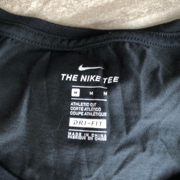 Nike Dri Fit Tee - Picture 3 of 3